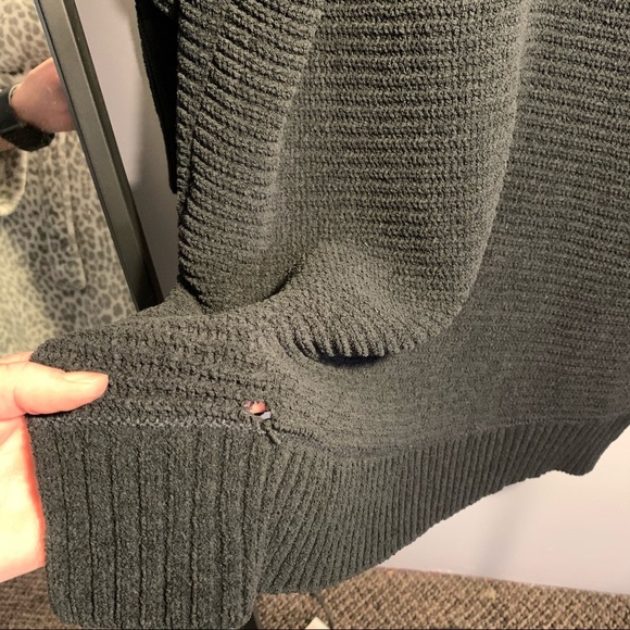 American Eagle Oversized Black Knit Sweater - Picture 6 of 7